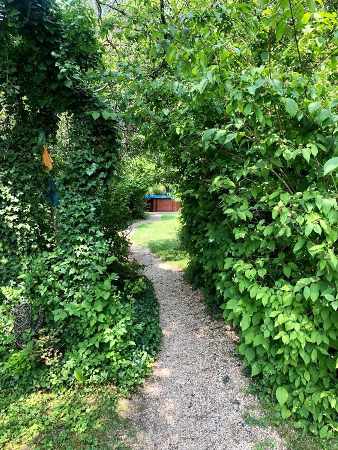 Les Glycines De Bougy Bed and Breakfast Buitenkant foto