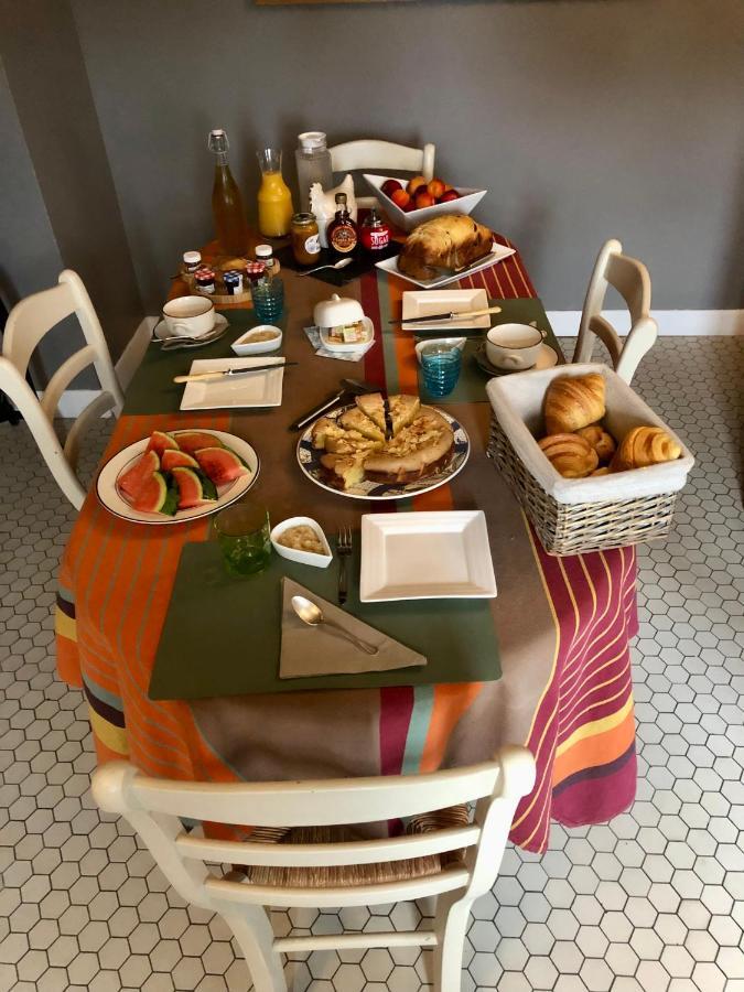 Les Glycines De Bougy Bed and Breakfast Buitenkant foto