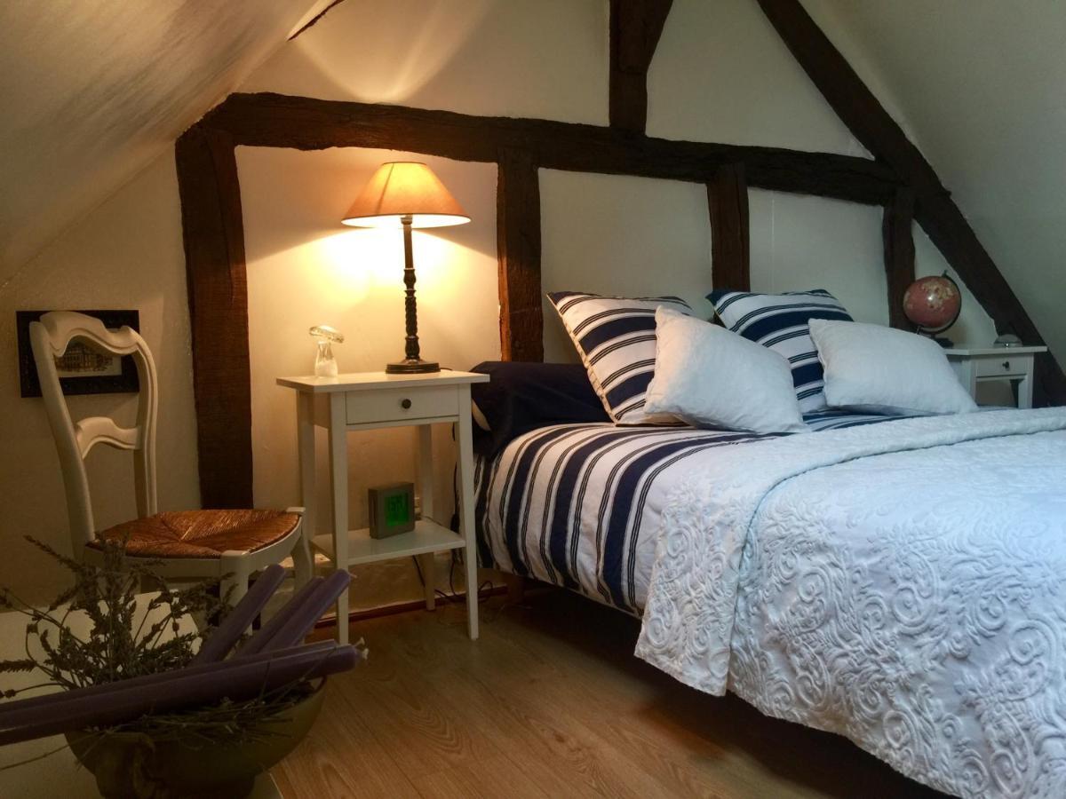 Les Glycines De Bougy Bed and Breakfast Buitenkant foto